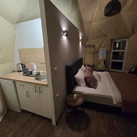 Luksuzni šator Kamp Glamp Plivska Oaza