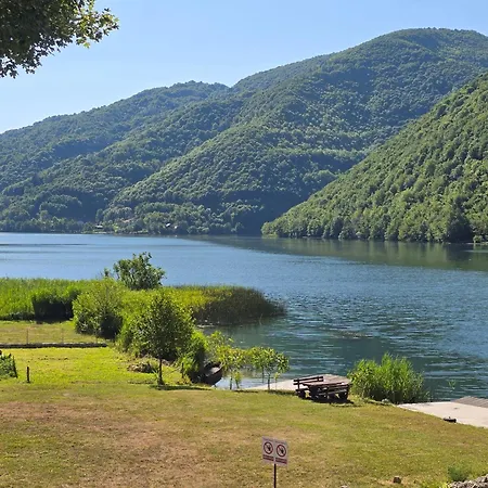 Kamp Glamp Plivska Oaza 亚伊采